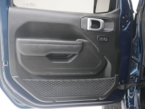 Used 2025 Jeep Wrangler Unlimited Sport AWD/4WD image 16