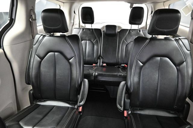 Certified 2024 Chrysler Pacifica Touring-L FWD image 25