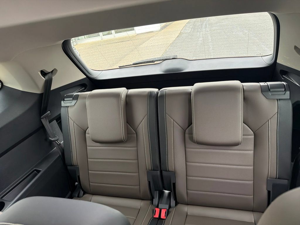 Certified 2024 Volkswagen Atlas SEL AWD/4WD image 16