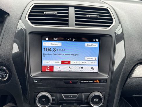 Used 2018 Ford Explorer XLT w/ Equipment Group 202A image 17