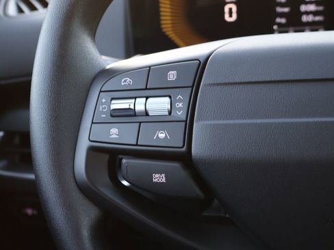 New 2025 Kia K4 LXS image 31