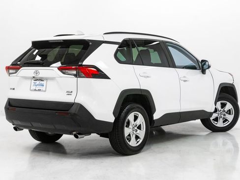 Used 2020 Toyota RAV4 XLE w/ XLE Grade Weather Package AWD/4WD image 28