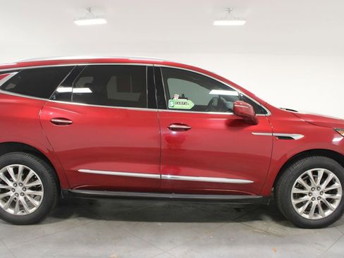 Used 2019 Buick Enclave Essence w/ LPO, Luxury Package image 11