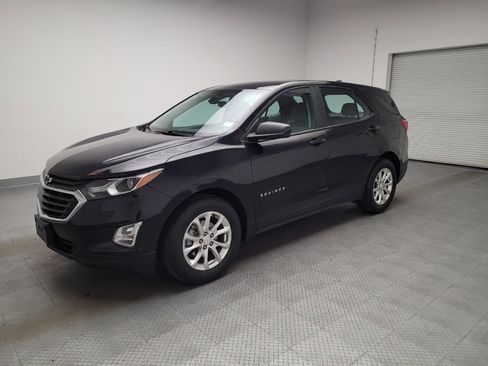 Used 2020 Chevrolet Equinox LS FWD image 2