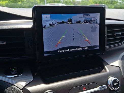 Used 2020 Ford Explorer XLT AWD/4WD image 18