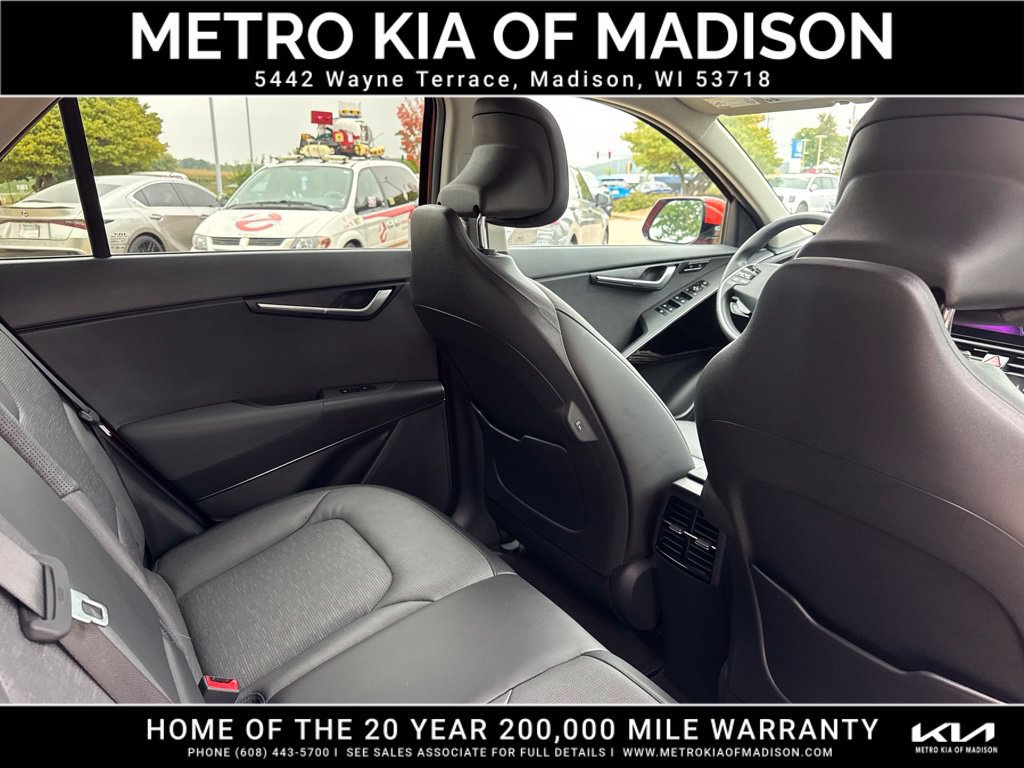 Used 2023 Kia Niro Wave w/ Wave Preserve Package FWD image 41