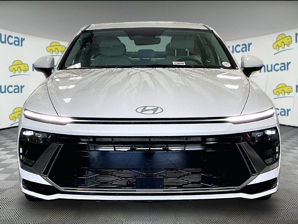 Used 2025 Hyundai Sonata SEL FWD image 2