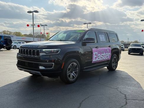 Used 2024 Jeep Wagoneer Series II w/ Flexible Seating Group RWD image 7