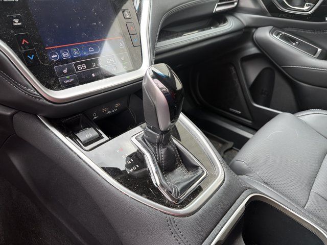 Used 2022 Subaru Outback Limited AWD/4WD image 21