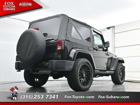 Used 2018 Jeep Wrangler Sahara w/ Dual Top Group AWD/4WD image 20