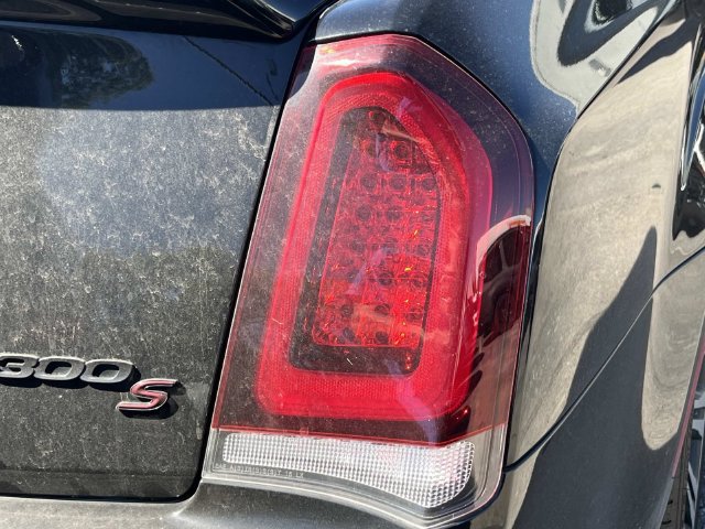 Used 2022 Chrysler 300 S w/ Comfort Group RWD image 9