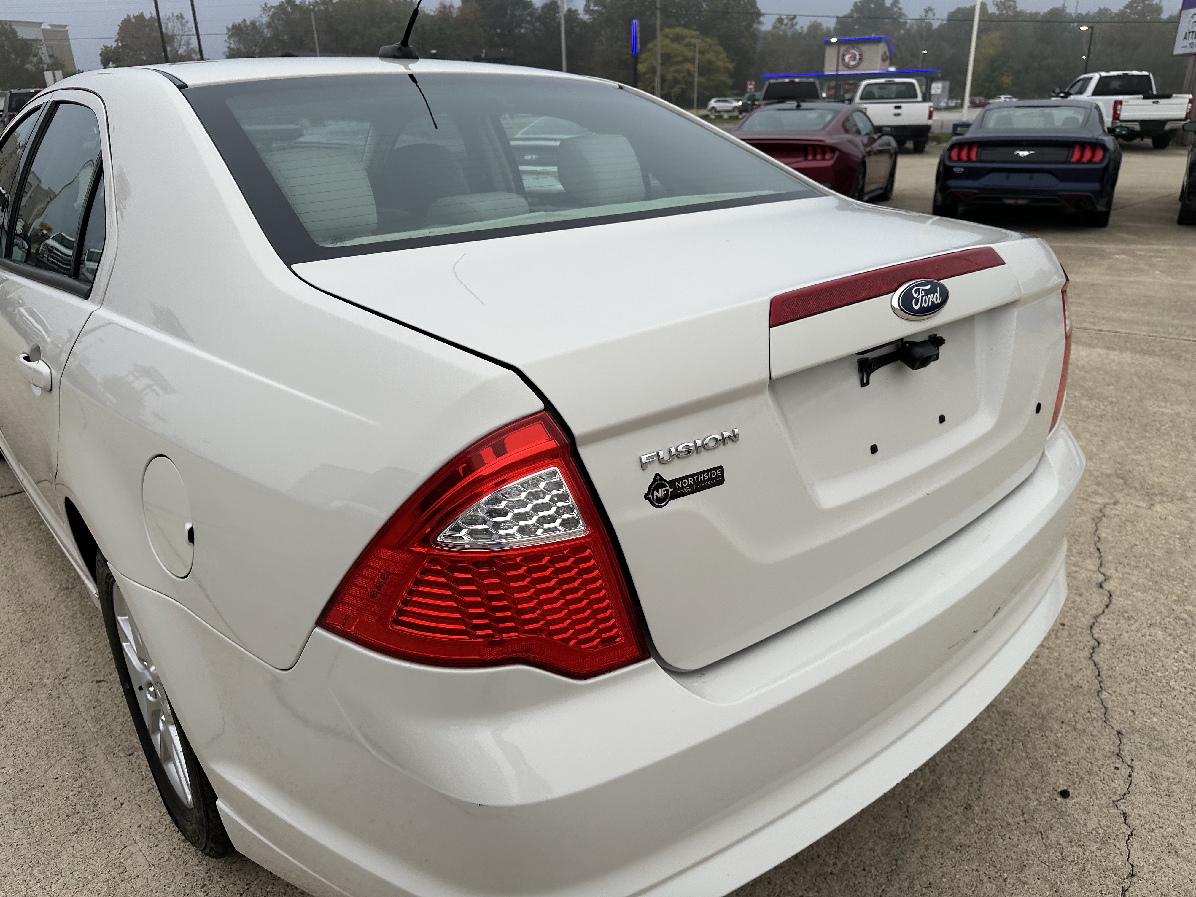 Used 2011 Ford Fusion S FWD image 4