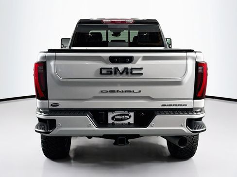 Used 2024 GMC Sierra 2500 Denali Ultimate AWD/4WD image 10