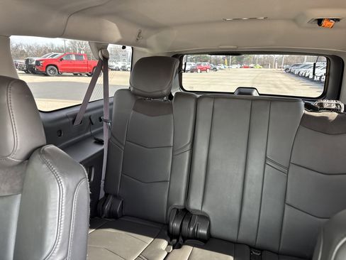 Used 2015 Cadillac Escalade ESV Luxury image 14