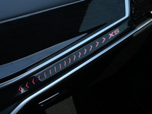 Certified 2024 BMW X5 xDrive40i w/ M Sport Package image 35