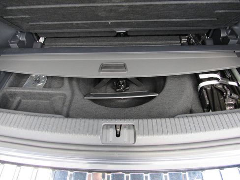 Used 2019 Volkswagen Atlas SE FWD image 24