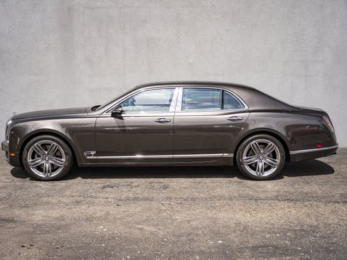 Used 2013 Bentley Mulsanne RWD image 2