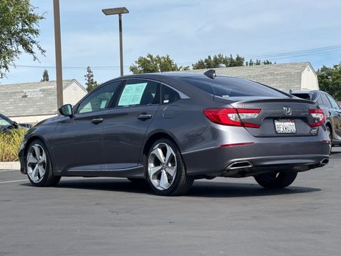 Used 2018 Honda Accord Touring image 7