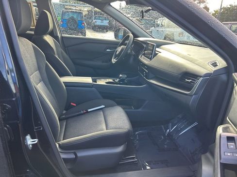 Used 2024 Nissan Rogue SV image 22
