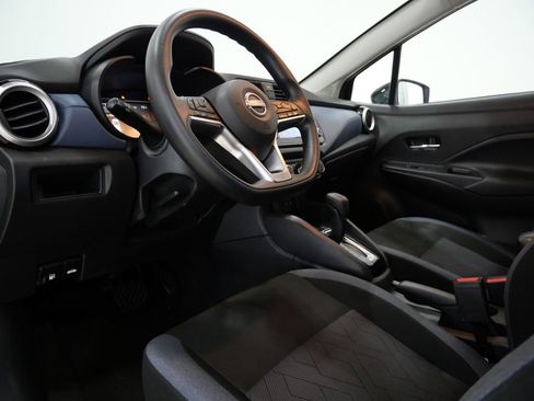 Used 2025 Nissan Versa SV FWD image 11