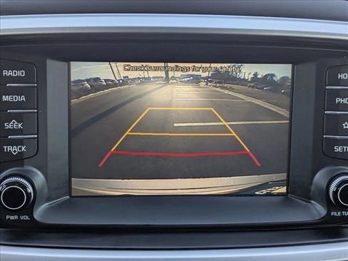 Used 2019 Kia Sorento L image 14