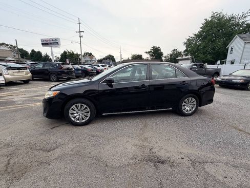 Used 2012 Toyota Camry LE FWD image 28