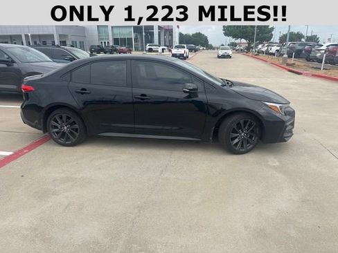 Used 2026 Toyota Corolla SE FWD image 2