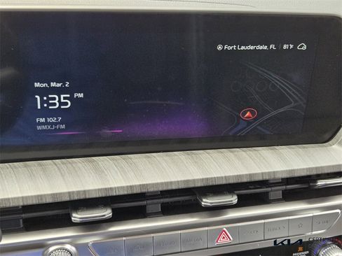 Certified 2024 Kia Telluride EX image 22