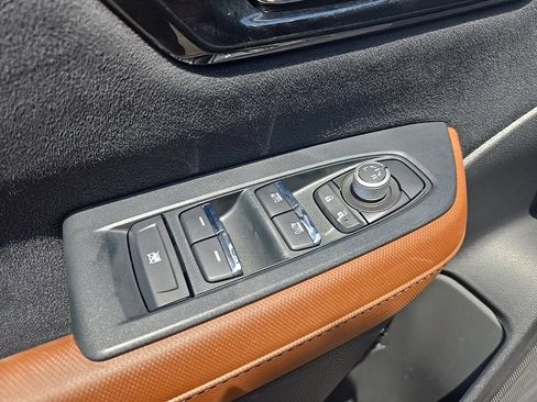 Used 2025 Subaru Forester Touring AWD/4WD image 31