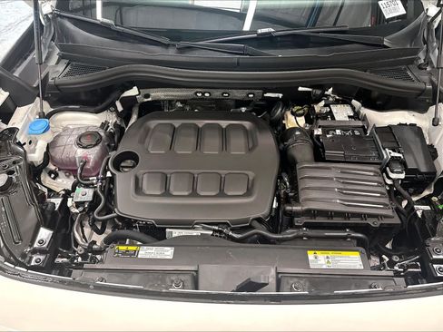 New 2026 Volkswagen Tiguan SE R-Line FWD image 8