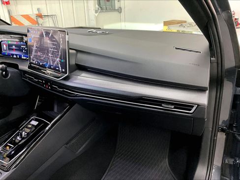 New 2026 Volkswagen Golf image 28