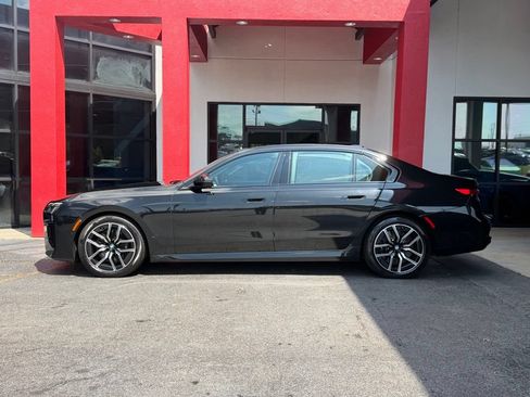 Used 2023 BMW 760i xDrive w/ Luxury Rear Seating Package AWD/4WD image 8