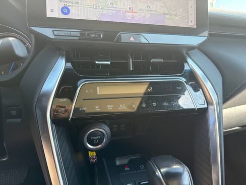 Used 2023 Toyota Venza Nightshade AWD/4WD image 11
