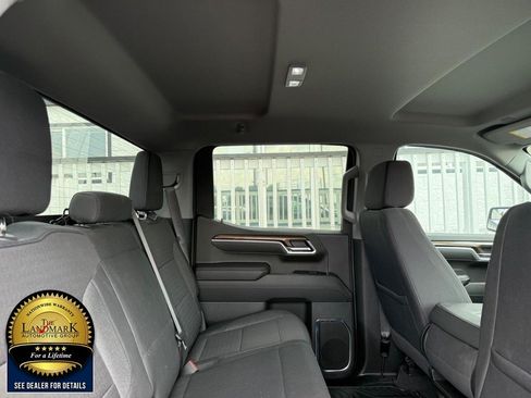 Used 2025 Chevrolet Silverado 1500 LT AWD/4WD image 16