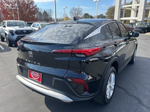 Used 2024 Buick Envista Preferred w/ Convenience II Package image 5