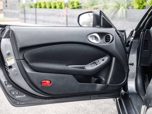 Used 2013 Nissan 370Z Coupe RWD image 47