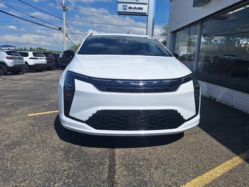 New 2027 Chrysler Pacifica Select FWD image 3