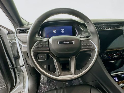 Certified 2024 Jeep Grand Cherokee L Limited w/ Luxury Tech Group II image 19