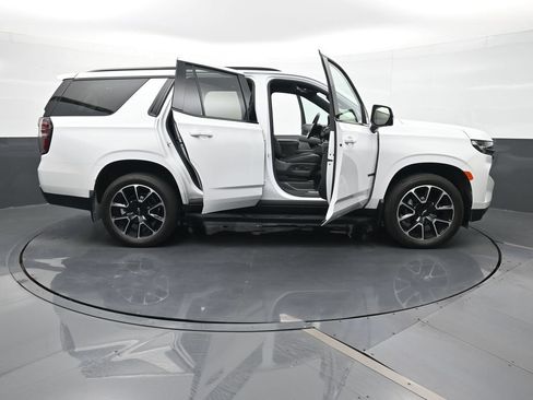 Used 2022 Chevrolet Tahoe RST w/ Luxury Package AWD/4WD image 32
