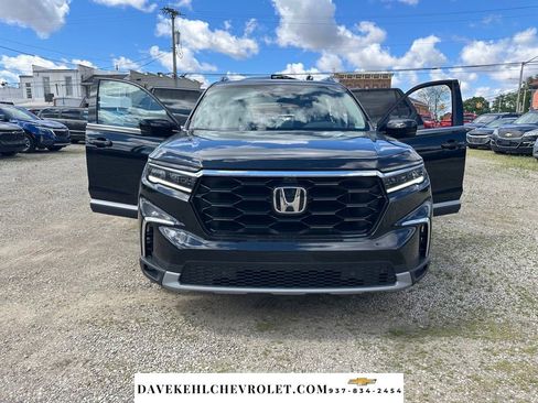 Used 2025 Honda Pilot Elite image 33