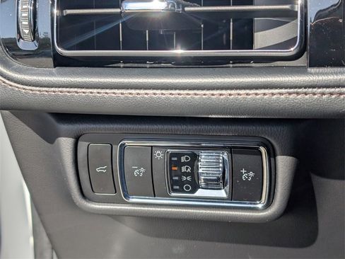 Used 2024 Lincoln Aviator Premiere w/ Premium Package image 29