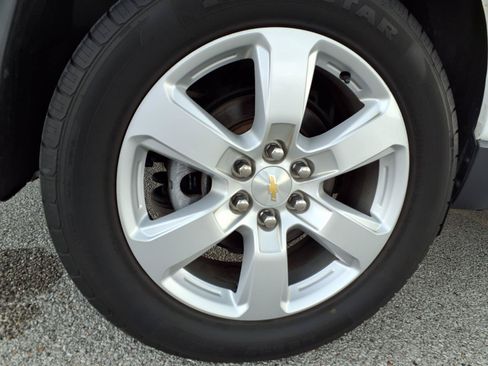 Used 2017 Chevrolet Traverse LT w/ Style and Technology Package FWD image 31