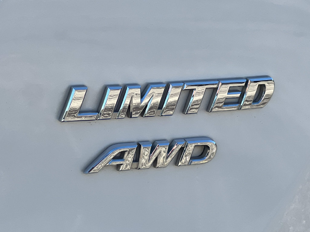Used 2015 Toyota RAV4 Limited w/ Technology Package AWD/4WD image 11