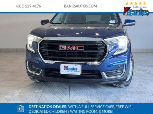 Certified 2022 GMC Terrain SLE w/ Driver Convenience Package image 3