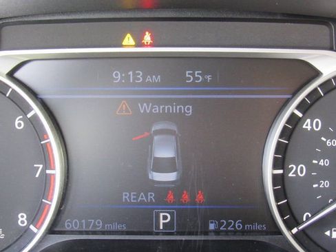 Used 2024 Nissan Altima 2.5 SV image 2