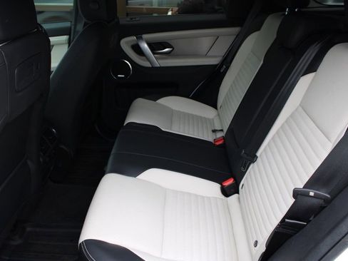 Certified 2024 Land Rover Discovery Sport Dynamic SE image 27