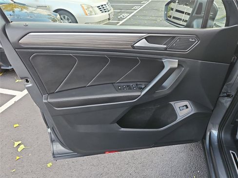 Certified 2023 Volkswagen Tiguan SEL R-Line image 13