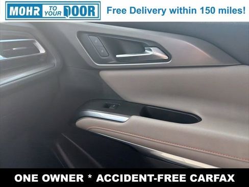 Used 2025 Chevrolet Traverse LT image 27