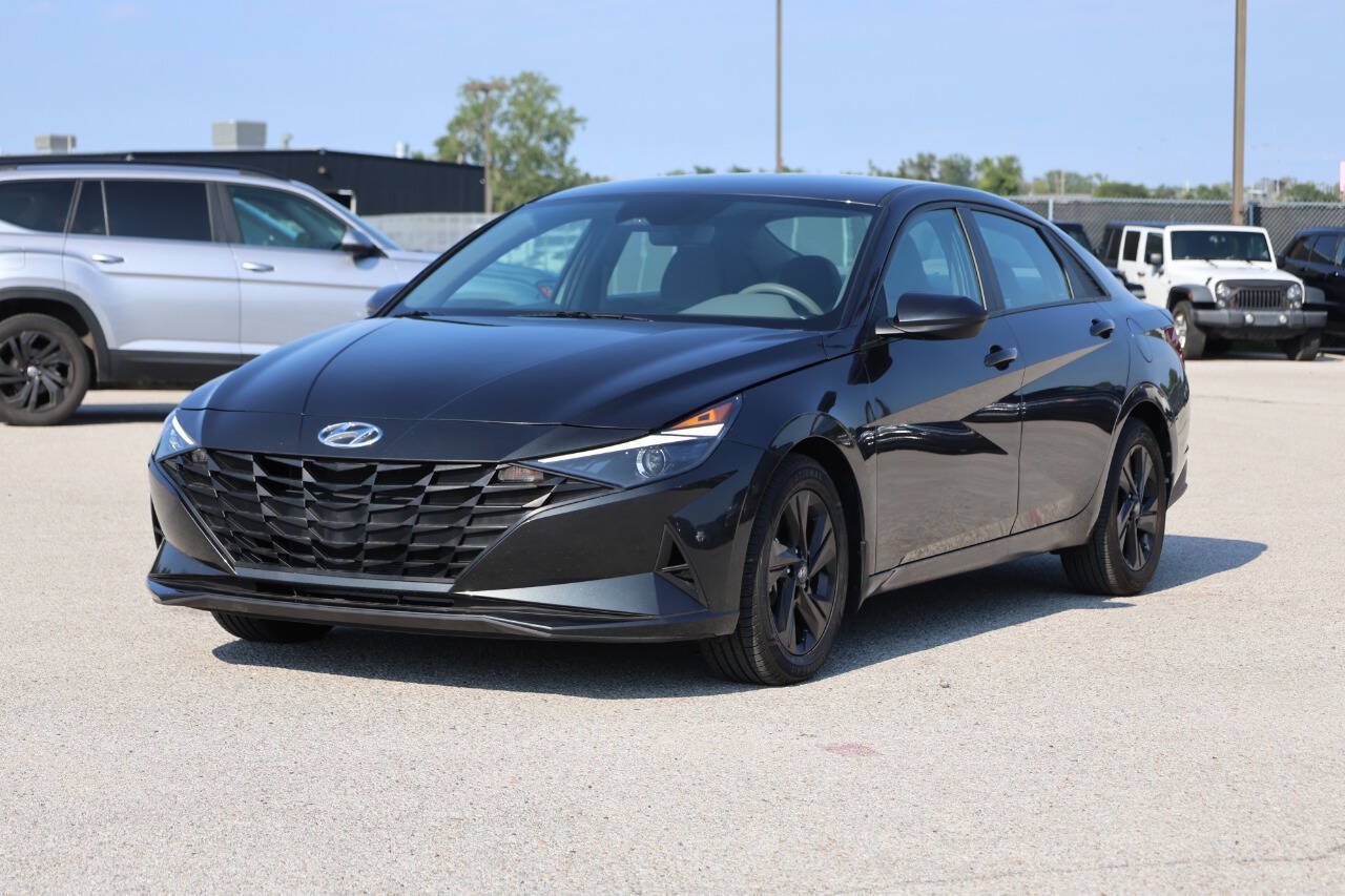 Used 2022 Hyundai Elantra SEL FWD image 6