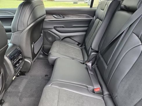 New 2026 Jeep Grand Cherokee L 2WD image 25
